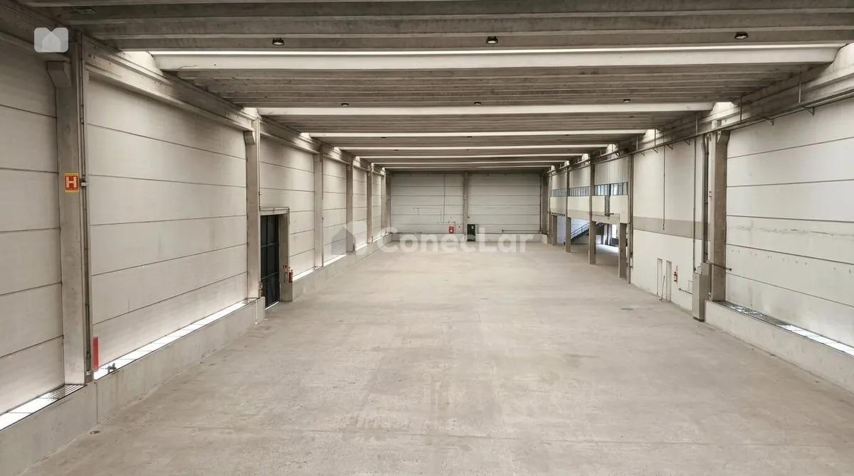 Galpão Comercial e Industrial para Alugar ou Vender com 3.510 m² em Itapevi, SP – Polo Industrial