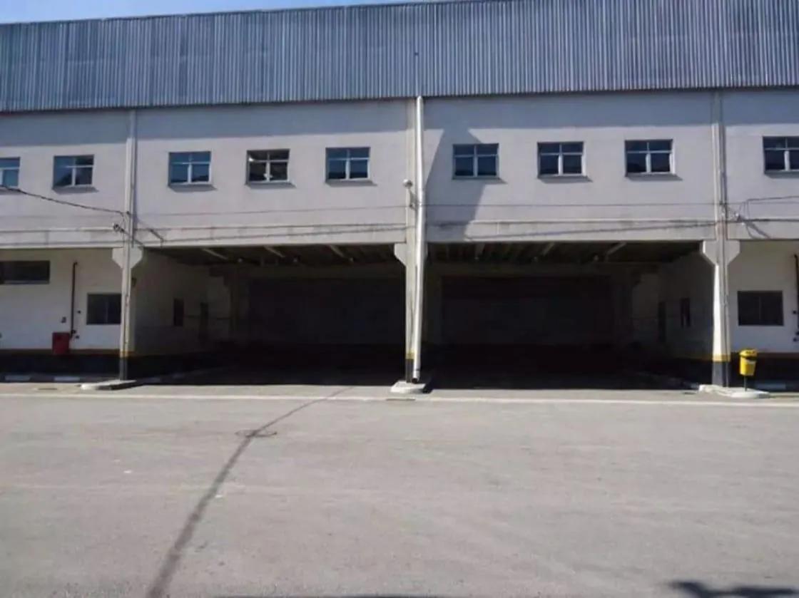 Galpão com 2.596 m² no Jardim Itaquiti em Barueri