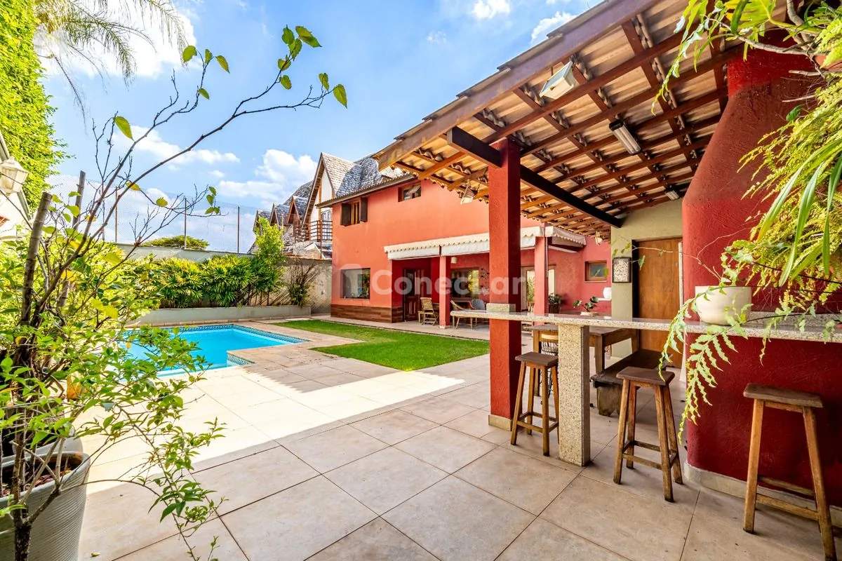 Casa à venda no Alphaville 06 com 4 suítes e espaço gourmet