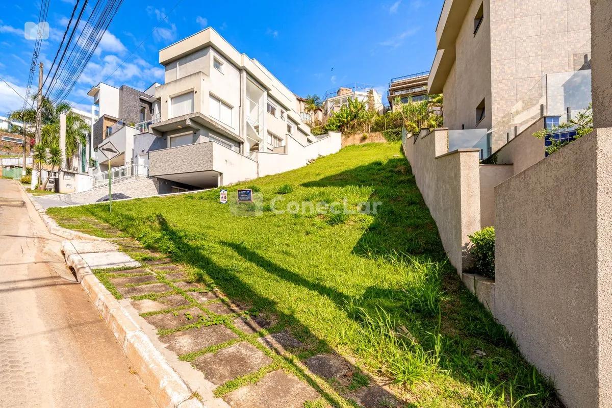 Terreno à Venda no Alphasítio: 418m² com Projeto Aprovado