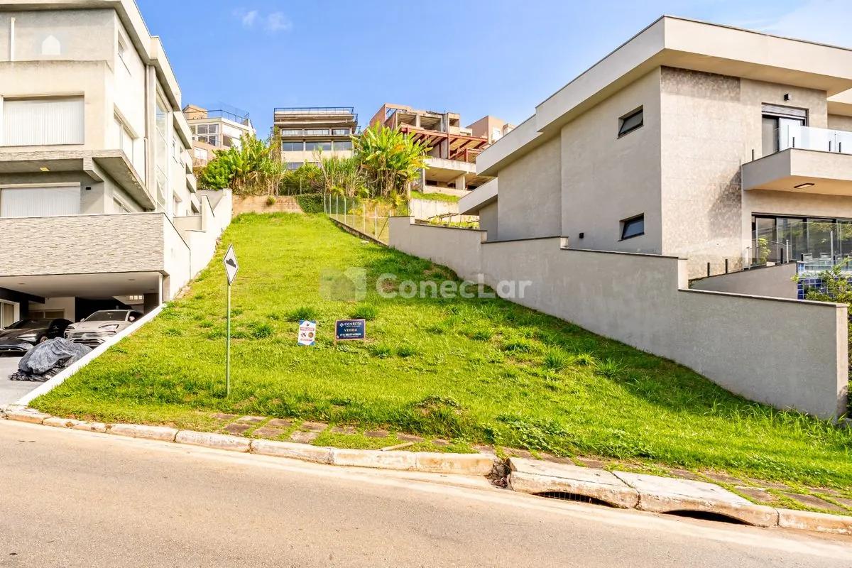 Terreno à Venda no Alphasítio: 418m² com Projeto Aprovado