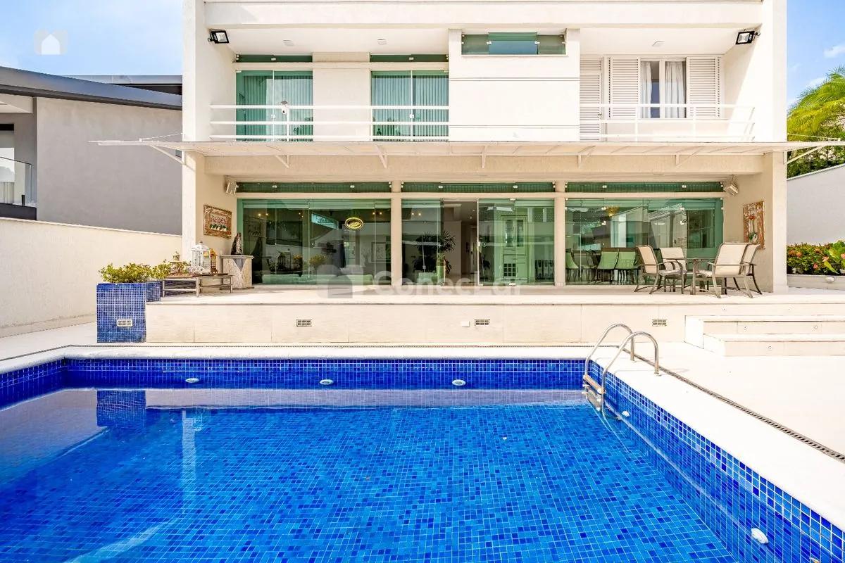 Casa mobiliada à venda em Alphaville 02 com 4 suítes e piscina