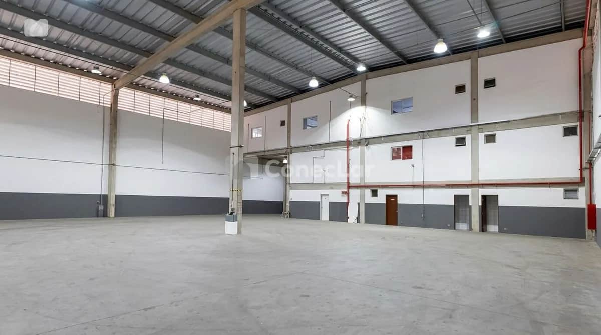 Galpão Comercial ou Industrial para Alugar com 1.300 m² em Cotia, SP – Infraestrutura de Médio Porte