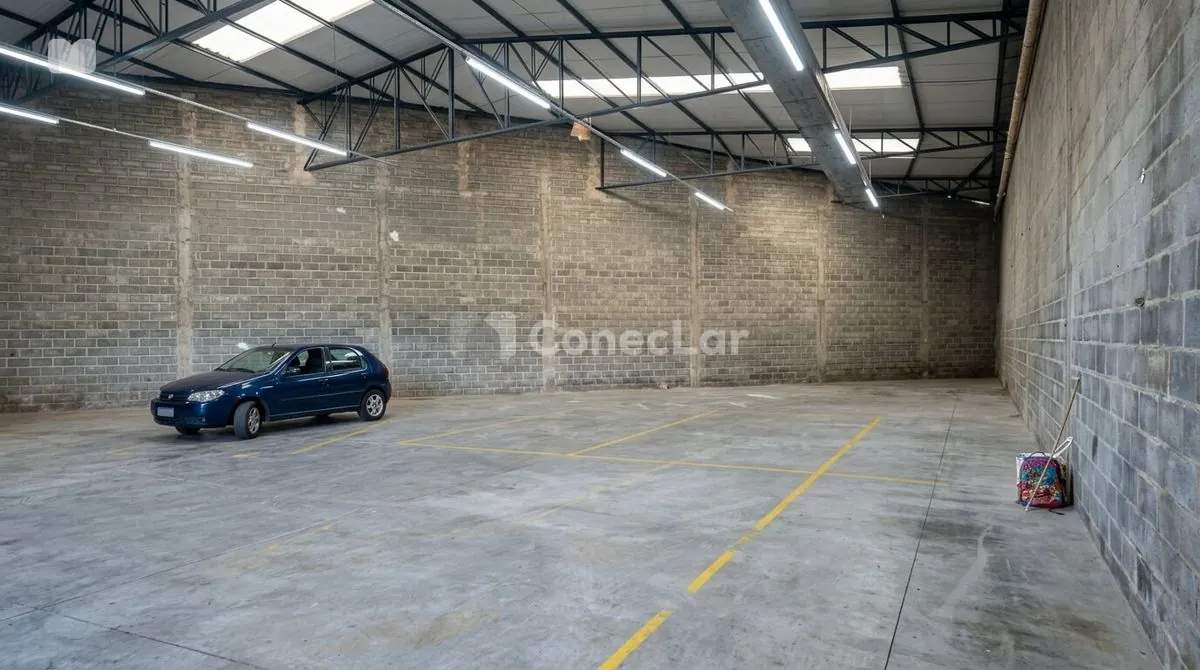 Galpão Comercial ou Industrial para Alugar com 500 m² em Santana de Parnaíba, SP
