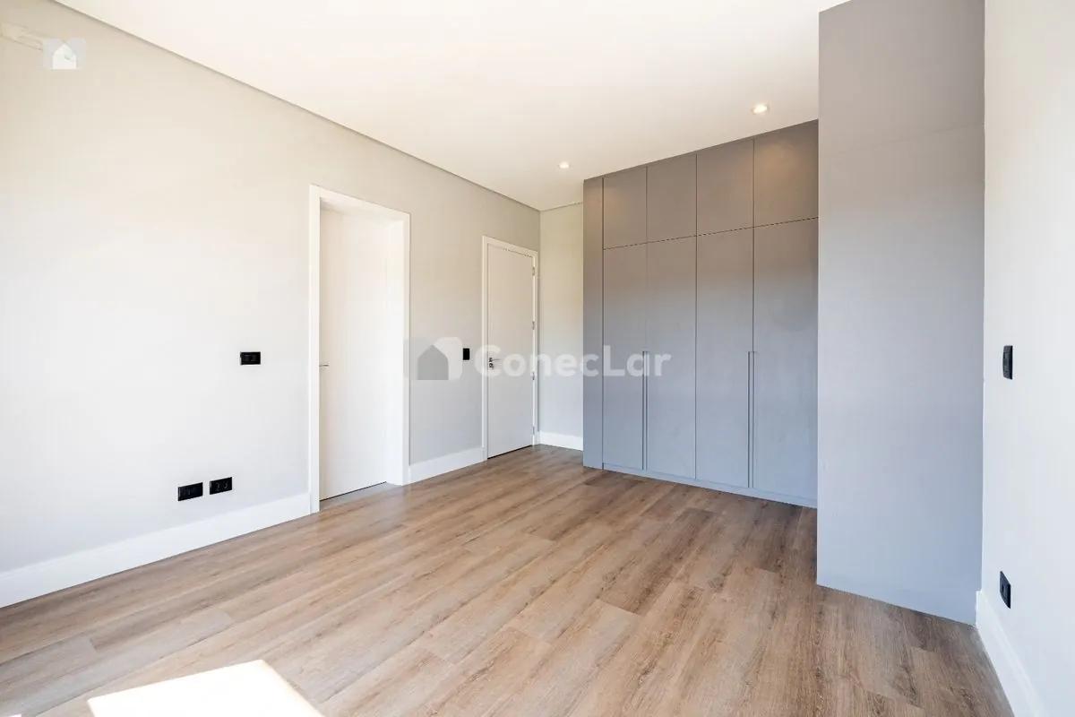 Casa nova à venda no Itahyê com rooftop e vista para a mata