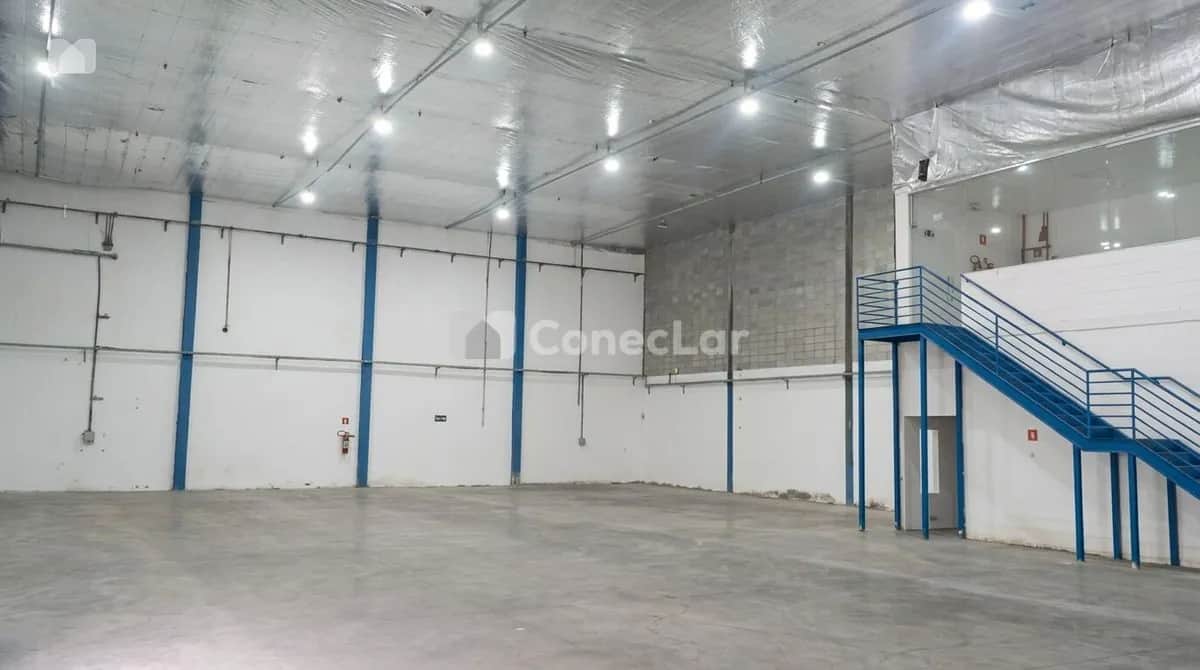 Galpão Comercial ou Industrial para Alugar com 660 m² em Osasco, SP – Excelente Infraestrutura